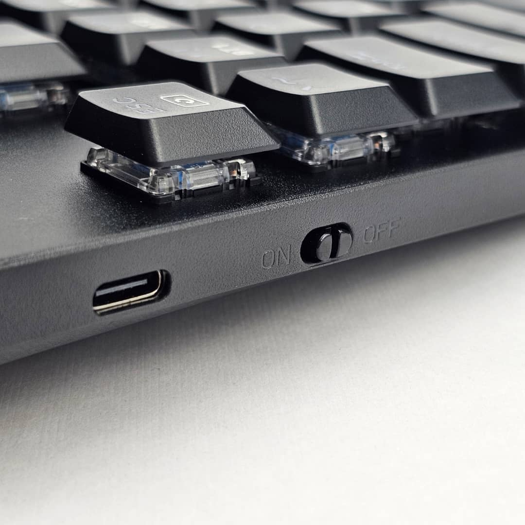 کیبورد مخصوص بازی ردراگون مدل K618-RGB سوییچ آبی