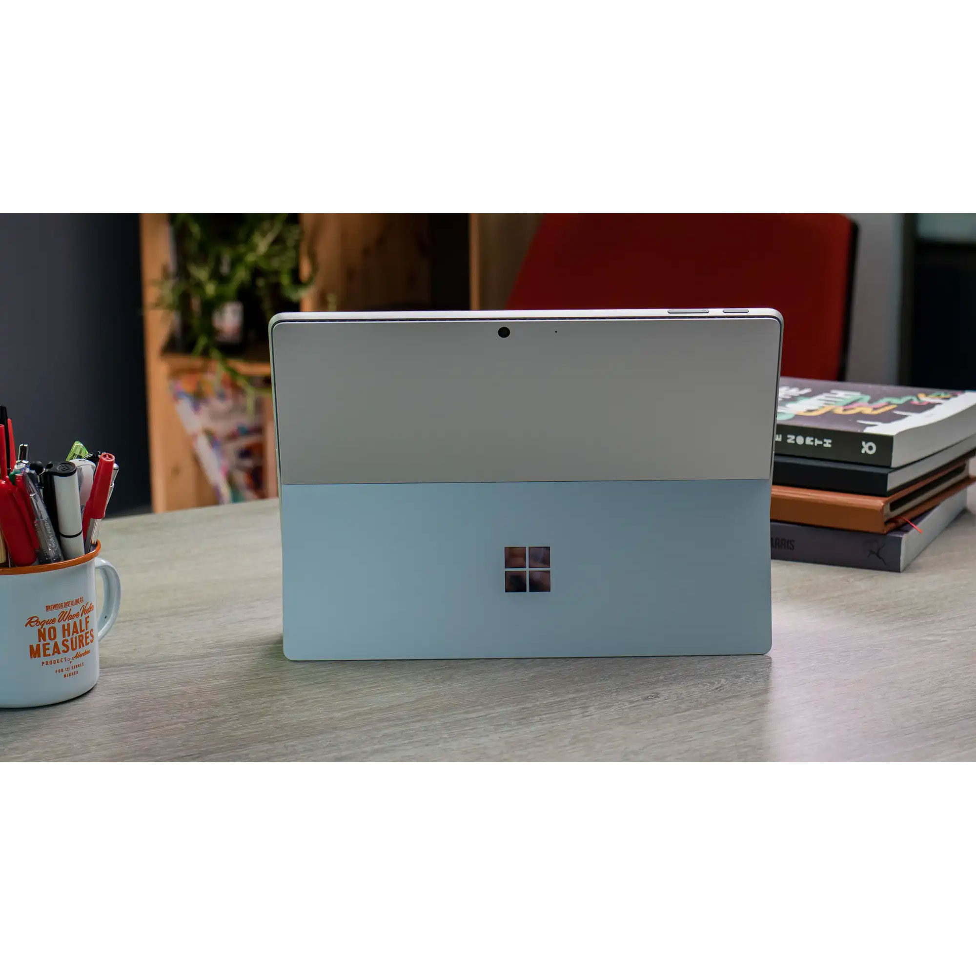 تبلت مایکروسافت مدل Surface Pro 9-i7 1255U ظرفیت 256 گیگابایت و رم 16 گیگابایت