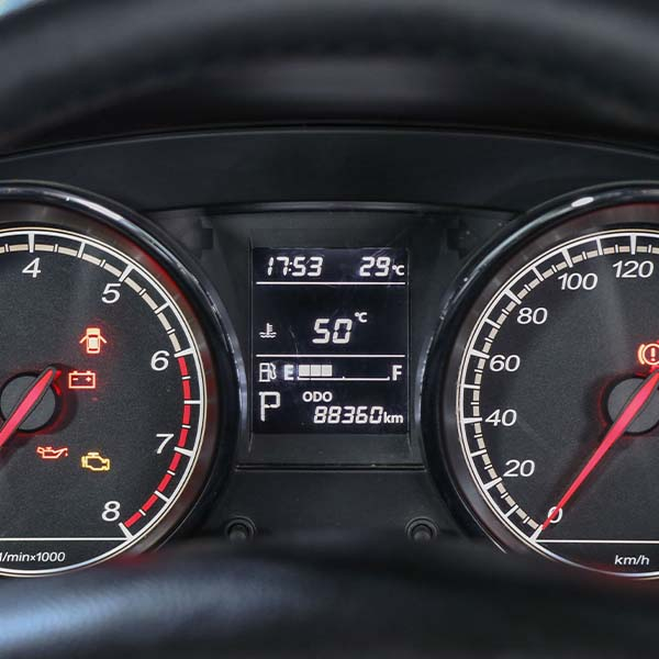 خودرو کارکرده فاو مدل بسترن B30 دنده اتوماتیک سال 1397