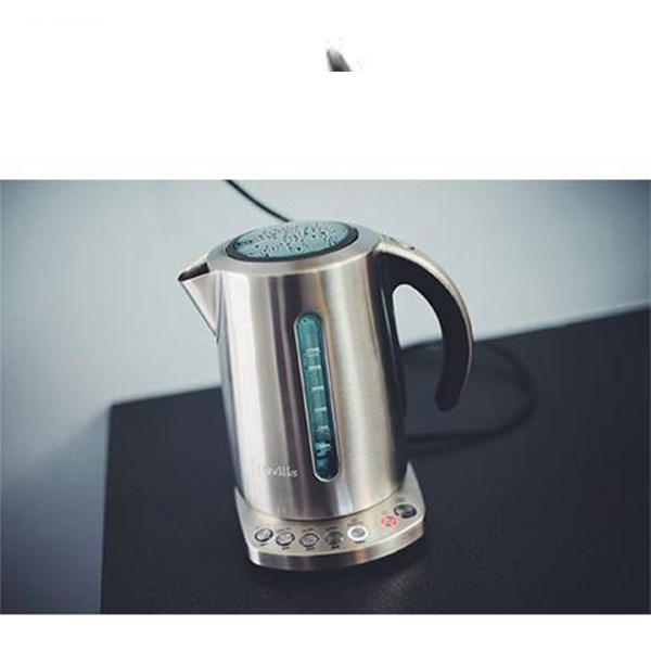 کتری برقی برویل مدل BKE820