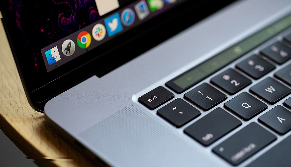 لپ تاپ 16 اینچی اپل مدل MacBook Pro MVVK2 2019 همراه با تاچ بار