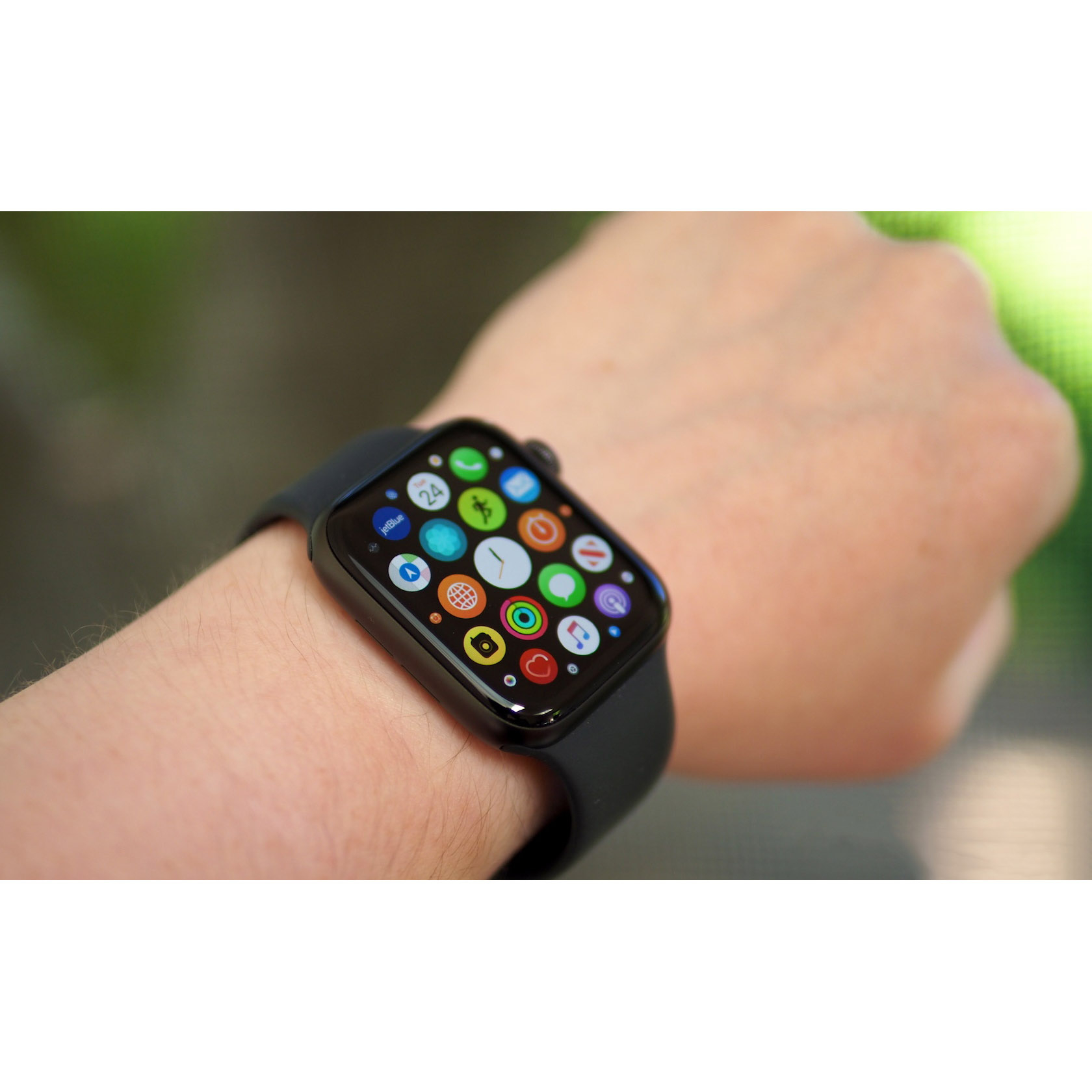 ساعت هوشمند اپل واچ سری 5 مدل 44m Aluminum Case Black Sport Silicon Band