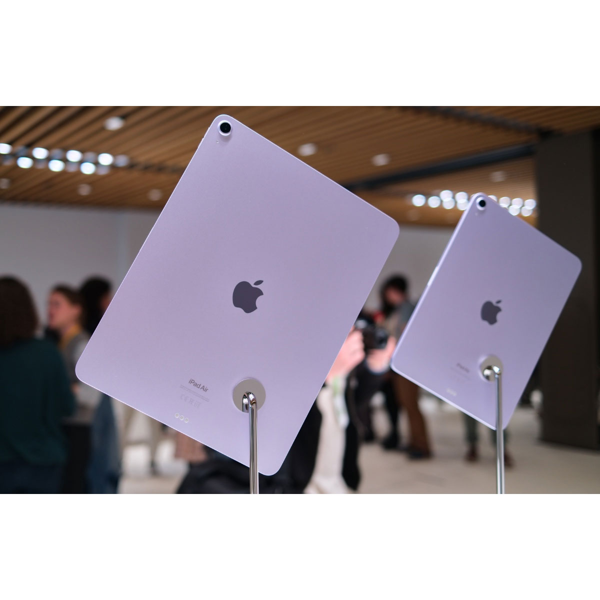 تبلت 11 اینچ اپل مدل iPad Air 2024 M2 Wi-Fi ظرفیت 128 گیگابایت و رم 8 گیگابایت