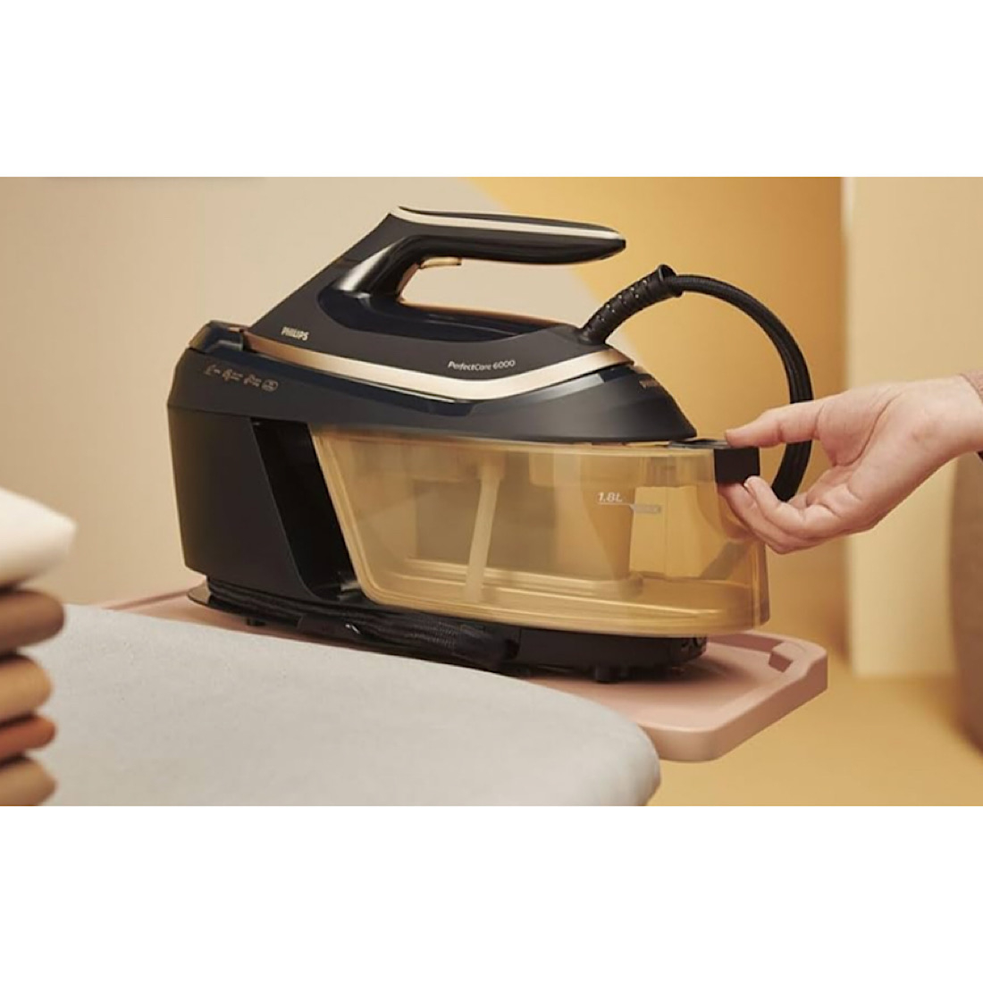 اتو مخزن دار فیلیپس مدل PSG6064