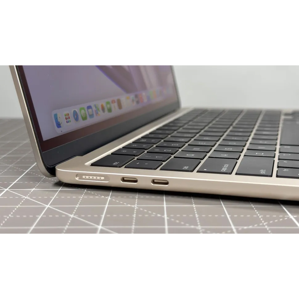 لپ تاپ 13.6 اینچی اپل مدل MacBook Air MRXT3 2024 LLA-M3-8GB RAM-256GB SSD