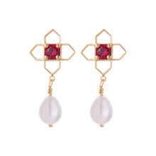 گوشواره میخی طلا 18 عیار زنانه گالری شیدا مجد مدل چلیپا و مروارید