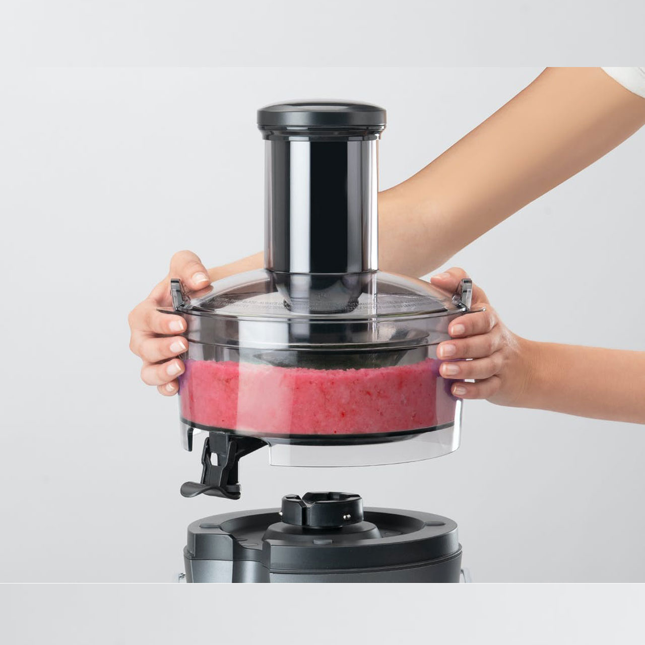 آبمیوه گیری نوتریبولیت مدل NBJ-100