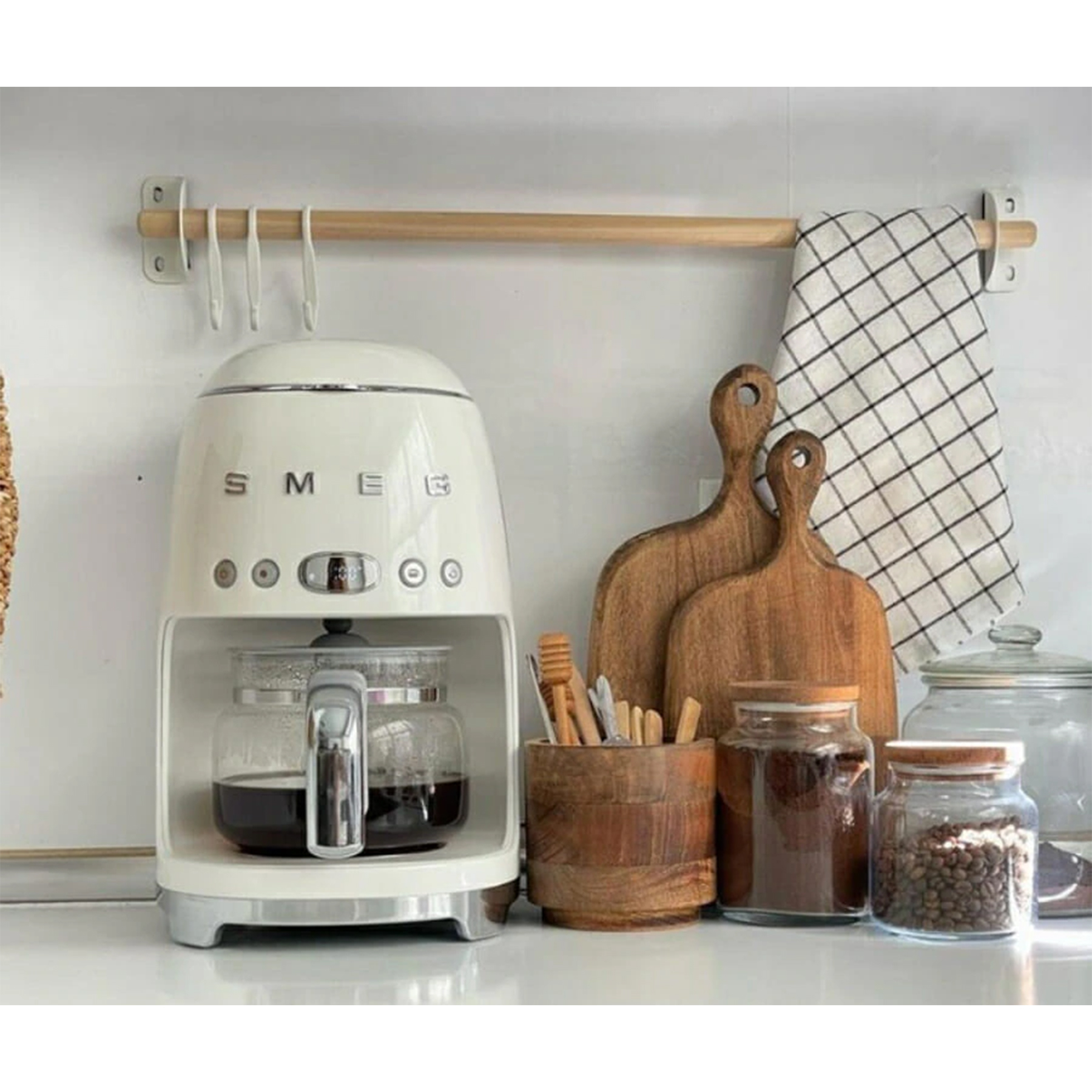 قهوه‌ساز اسمگ مدل DCF02CREU