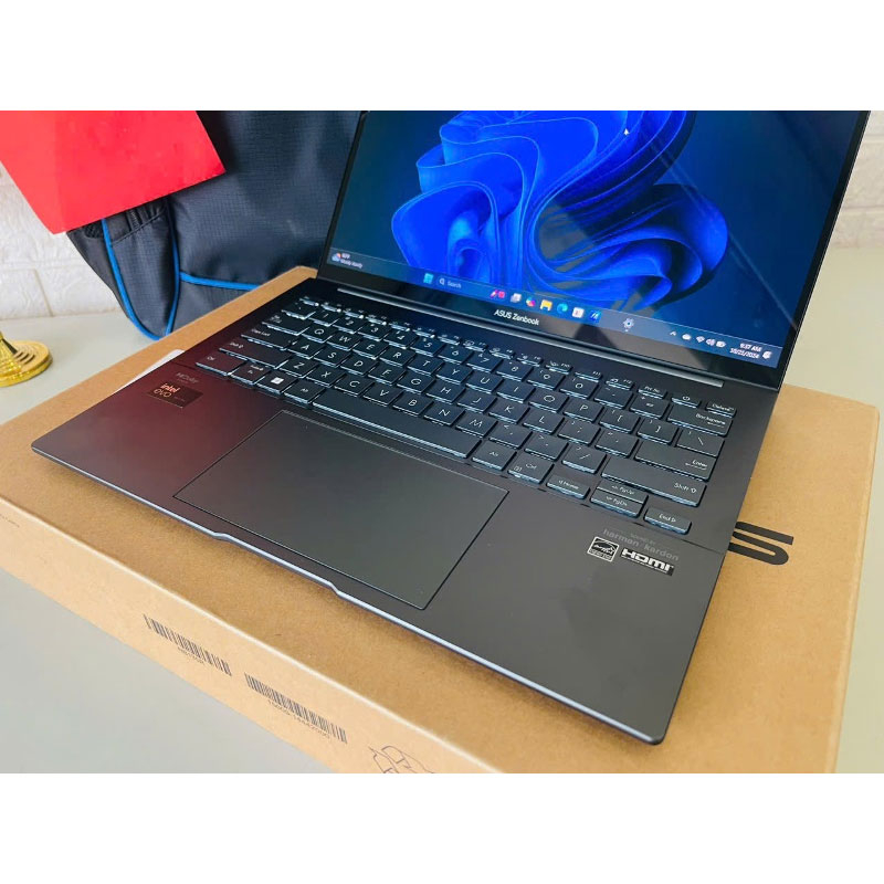 لپ تاپ 14 اینچی ایسوس مدل ZenBook 14 OLED Q415MA-U5512-Core Ultra 5 125H-8GB LPDDR5-512GB SSD-Touch