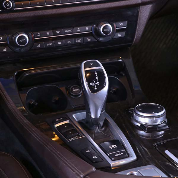 خودرو کارکرده بی ام دبلیو مدل 528i فول دنده اتوماتیک سال 2015