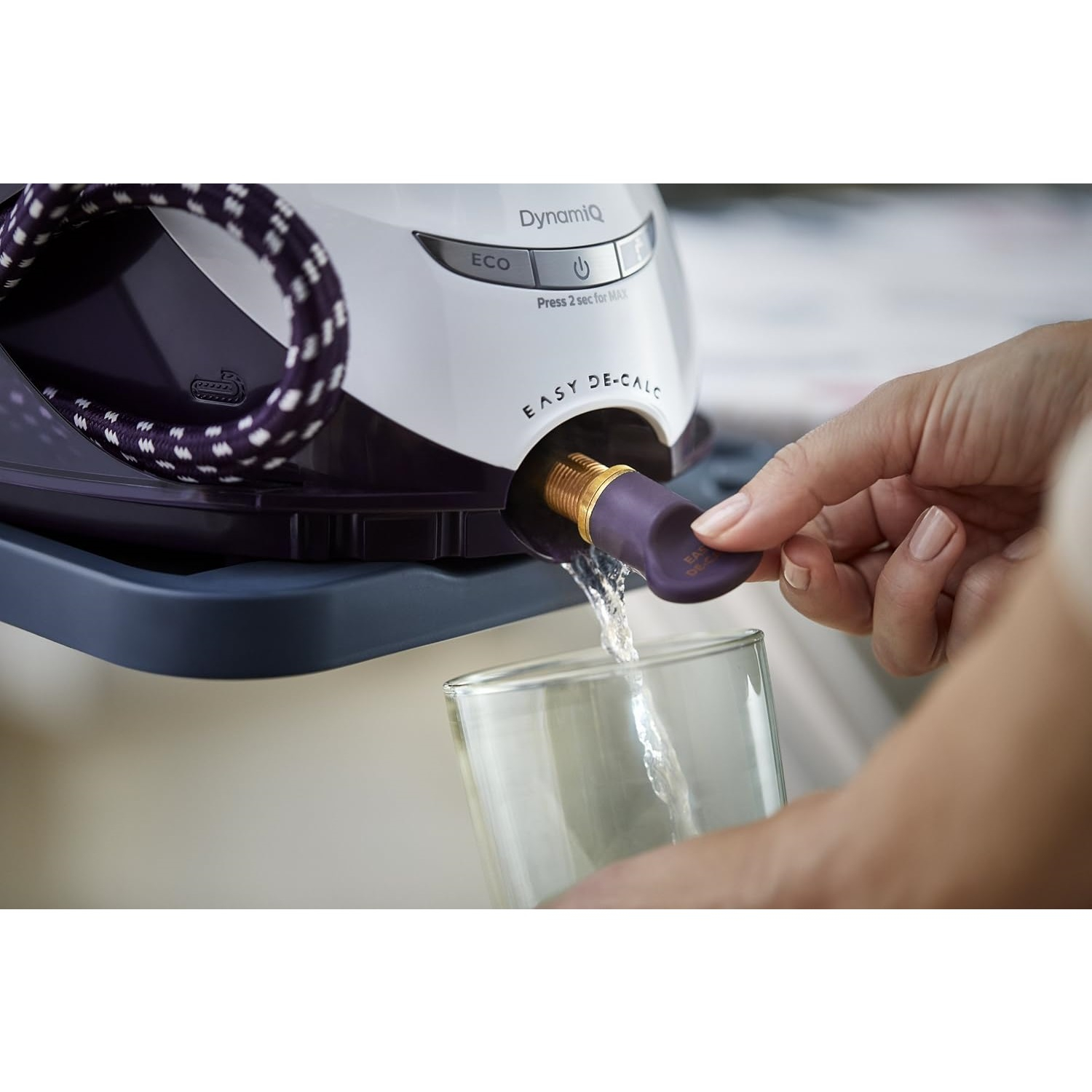 اتو فیلیپس مدل مخزن دار GC9660