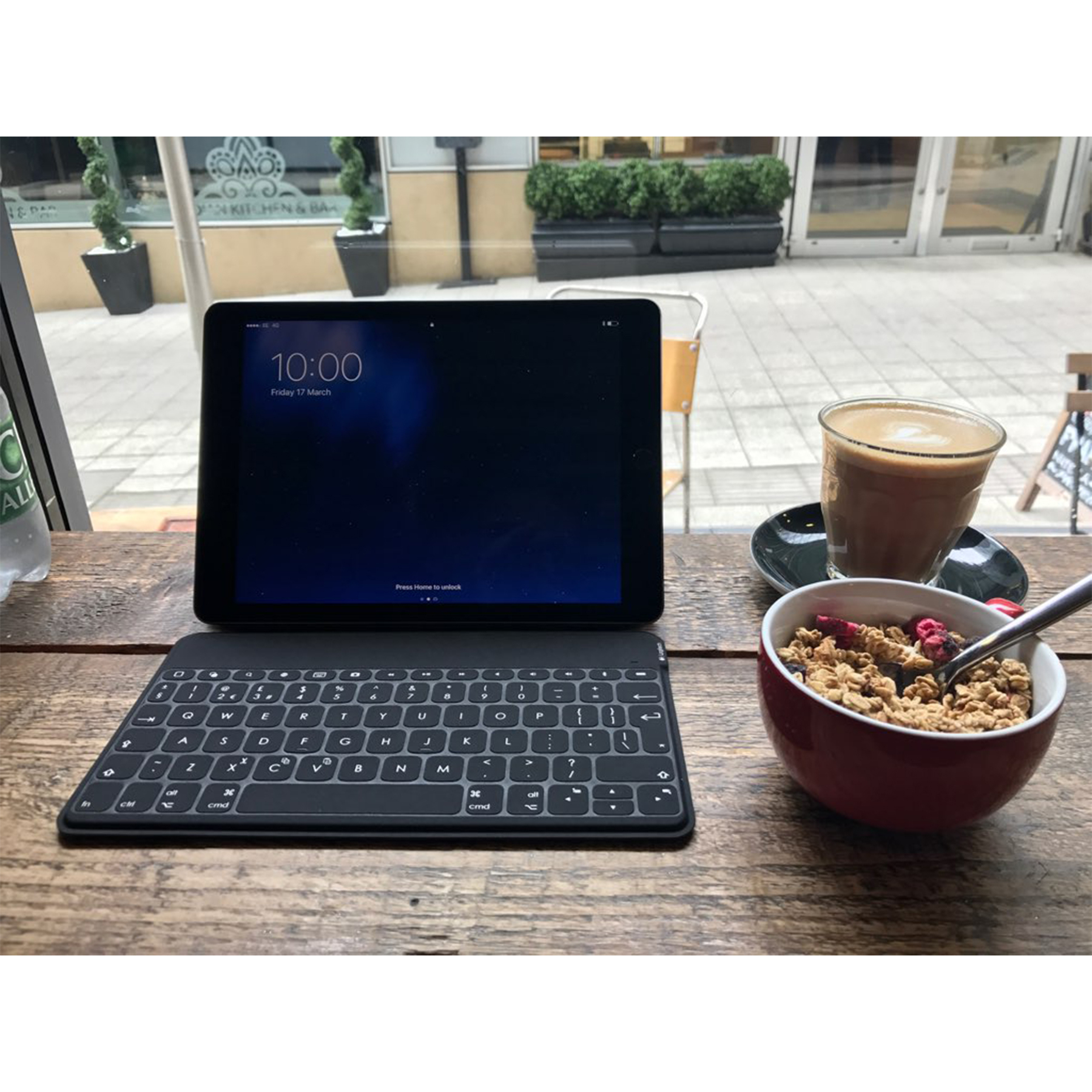 کیبورد بی سیم لاجیتک مدل Keys To Go