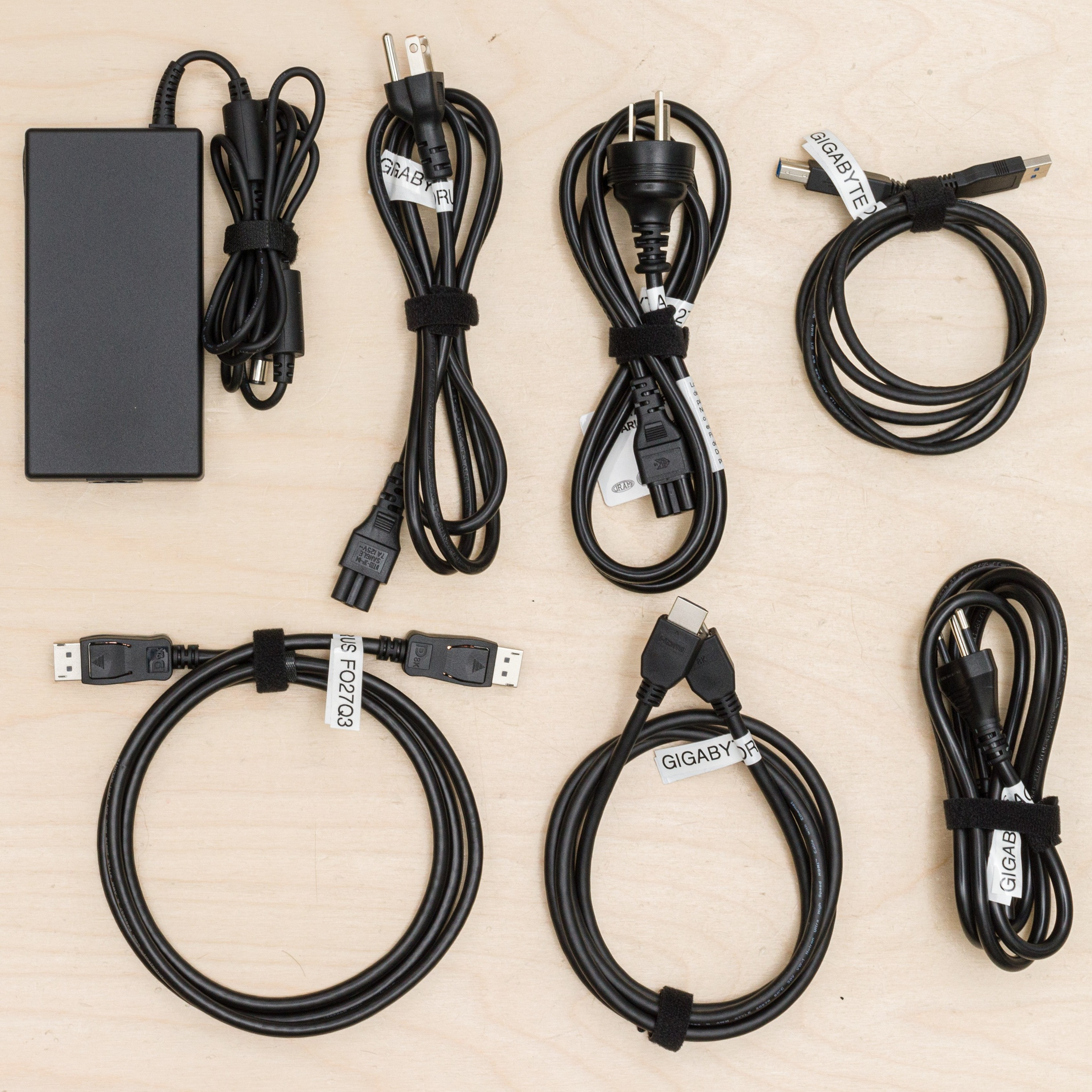 مانیتور 27 اینچ گیگابایت مدل FO27Q2