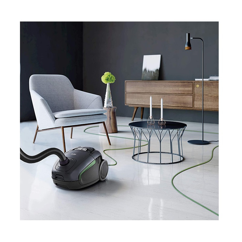 جاروبرقی 700 وات آ ا گ مدل  VX8-2-OKO