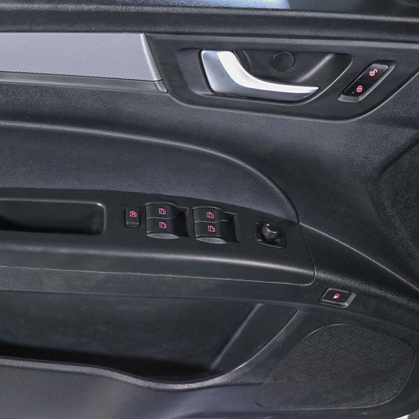 خودرو کارکرده فاو مدل بسترن B30 دنده اتوماتیک سال 1397