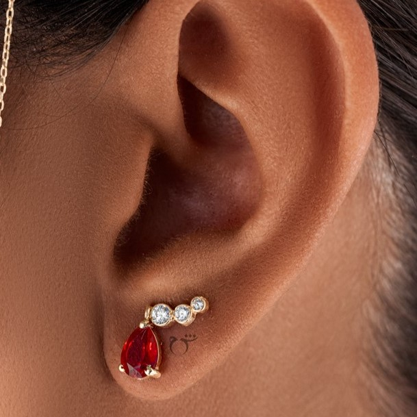 گوشواره طلا 18 عیار زنانه گالری شیدا مجد مدل ارمغان گارنت