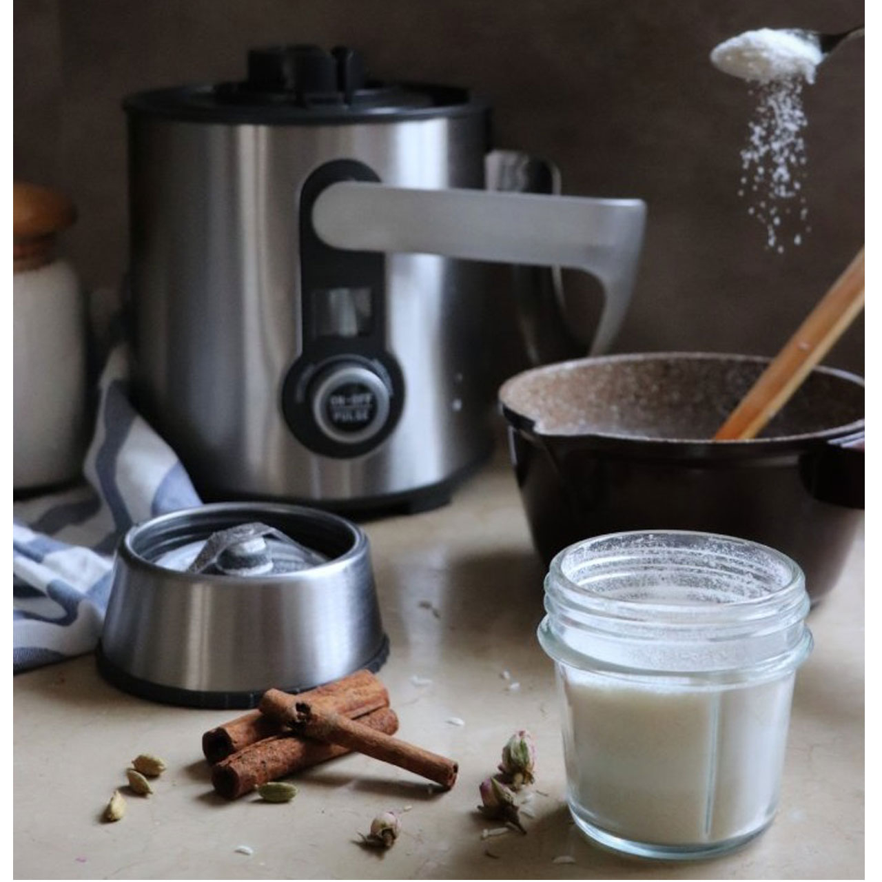 آبمیوه گیری گریمن مدل GR-JE152