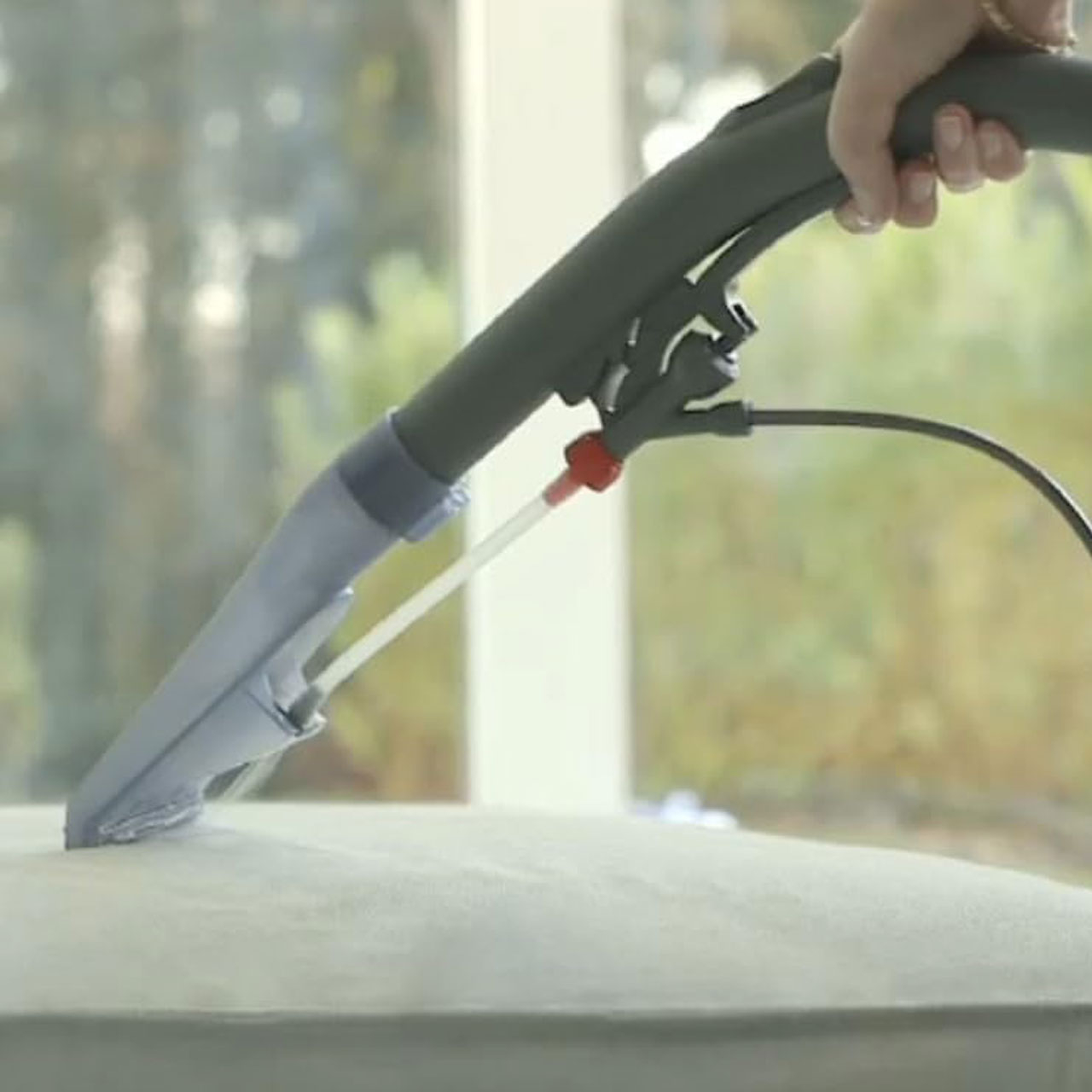 جاروبرقی مخزن‌دار 1700 وات توماس مدل 788569