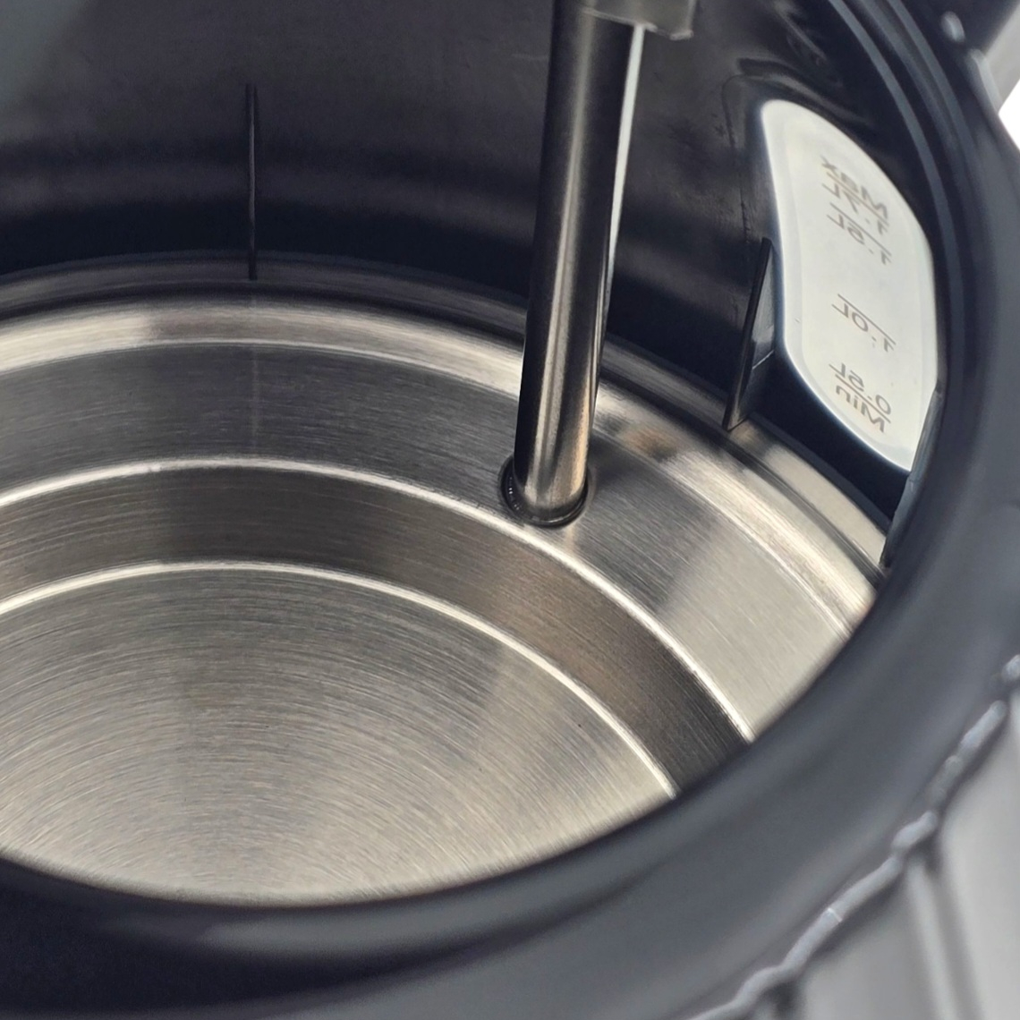 کتری برقی ولگا مدل V-135 گنجایش 1.7 لیتر