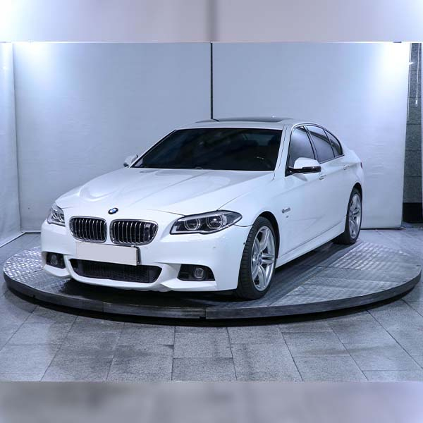 خودرو کارکرده بی ام دبلیو مدل 528i فول دنده اتوماتیک سال 2015