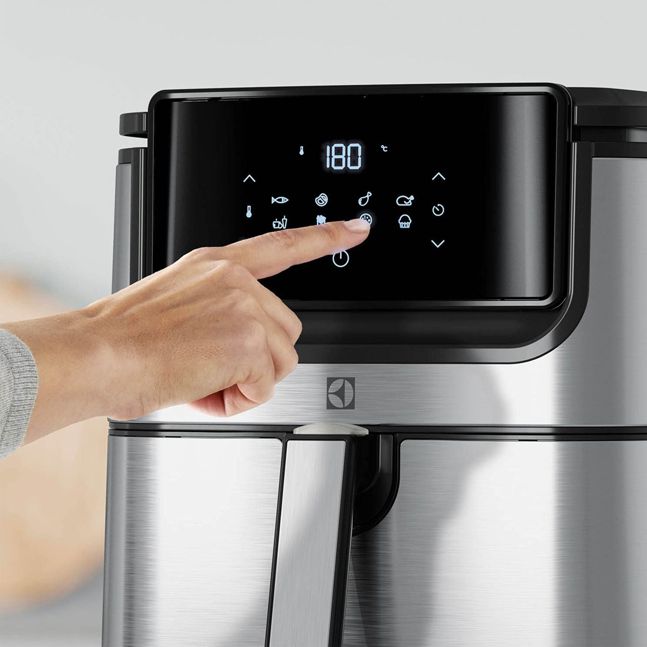 سرخ کن بدون روغن الکترولوکس مدل E6AF1-720S