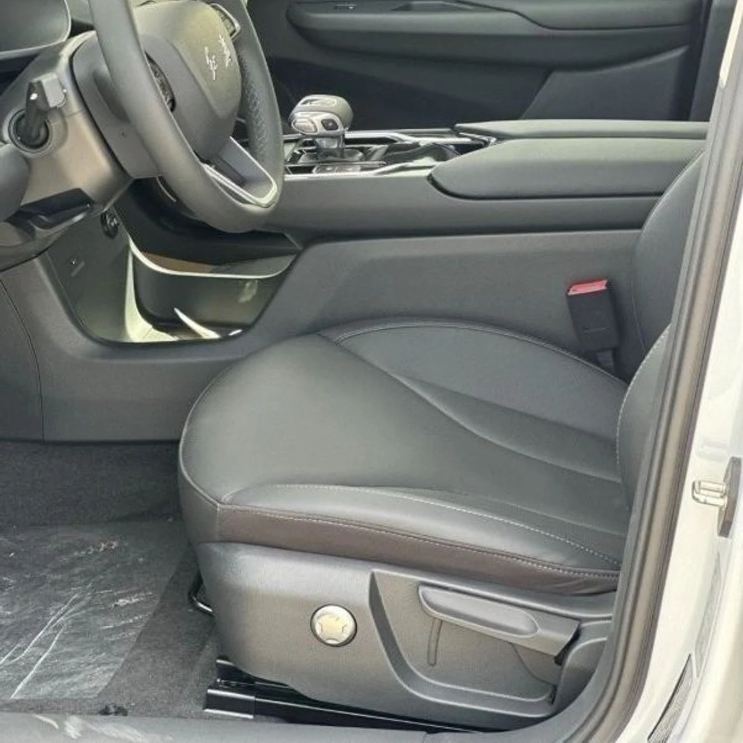 خودرو هونگچی برقی EQM5 اتومات سال 2024