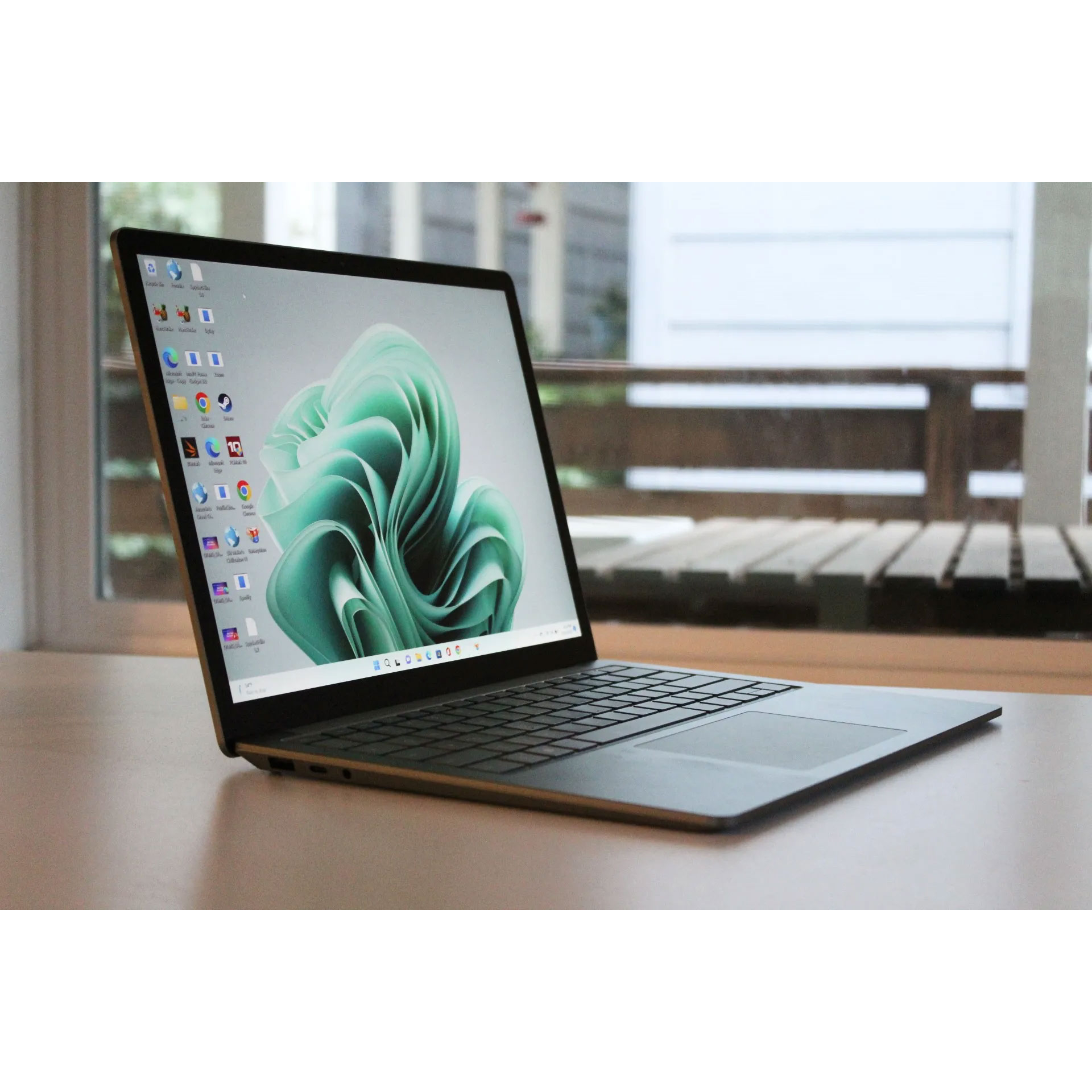 لپ تاپ 13.5 اینچی مایکروسافت مدل Surface Laptop 5-i5 1235U-8GB LPDDR5X-256GB SSD-Touch