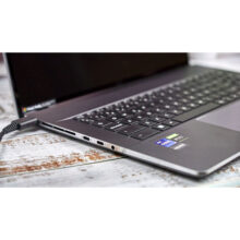 لپ تاپ 17 اینچی ام اس آی مدل Creator Z17 HX Studio A14VFT-i7 14700HX-32GB DDR5-2TB SSD-RTX4060-Touch