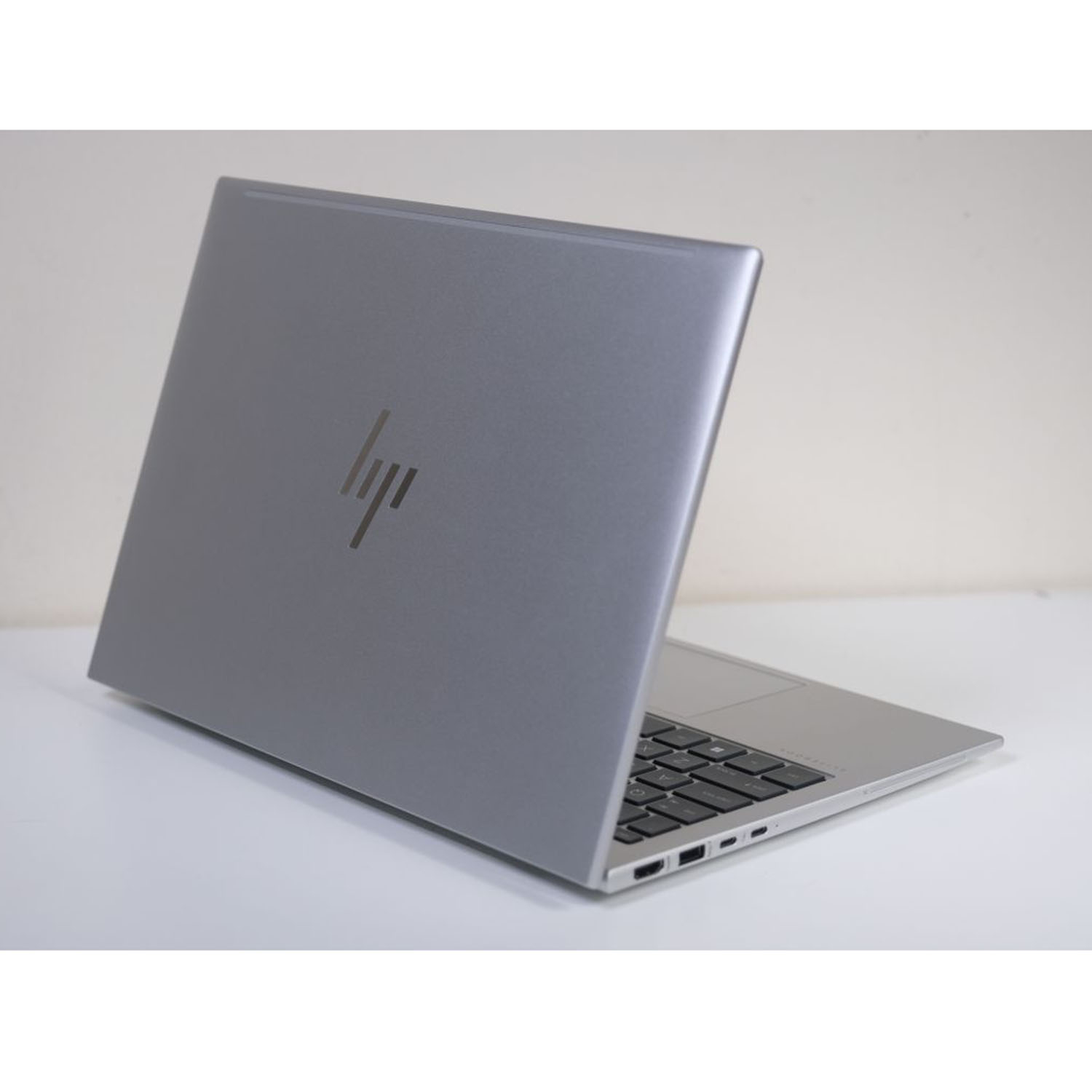 لپ تاپ 13.3 اینچی اچ‌ پی مدل EliteBook 830 G10-i7 1355U-16GB DDR5-512GB SSD-IPS-W