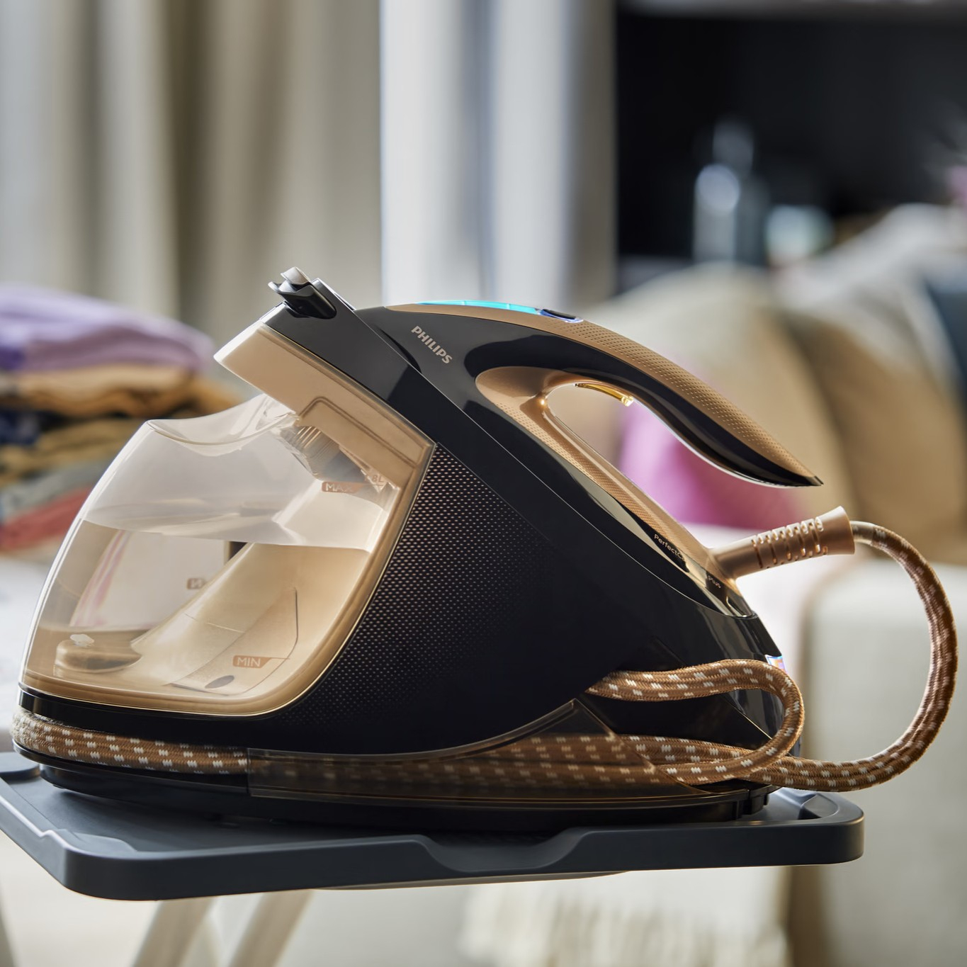 اتو مخزن‌دار 2700 وات فیلیپس مدل GC9682