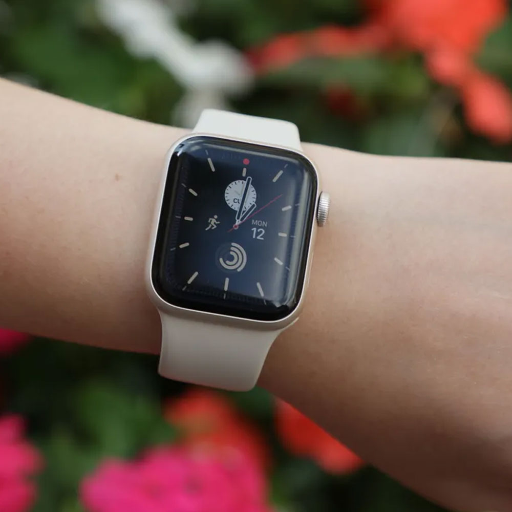 ساعت هوشمند اپل مدل SE Aluminum Case 44mm With Sport Loop Band