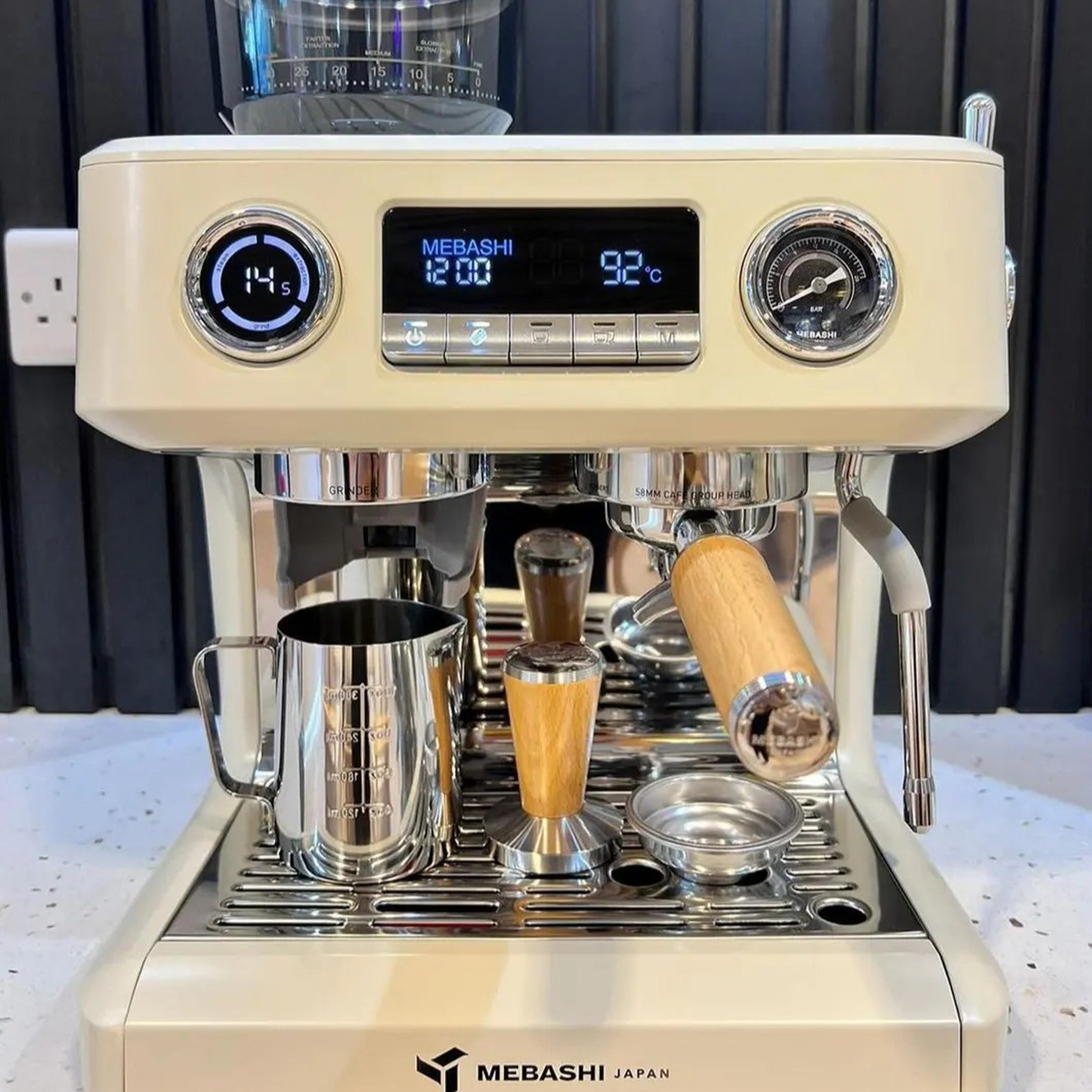 اسپرسو ساز 2 لیتری مباشی مدل ME-CCM2058W