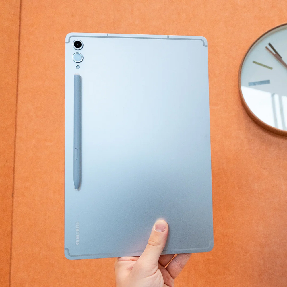 تبلت 12.4 اینچ سامسونگ مدل Galaxy Tab S10 Plus Wi-Fi ظرفیت 256 گیگابایت و رم 12 گیگابایت به همراه کیبورد