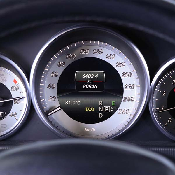 خودرو کارکرده بنز مدل E250 نیمه فول دنده اتوماتیک سال 2014