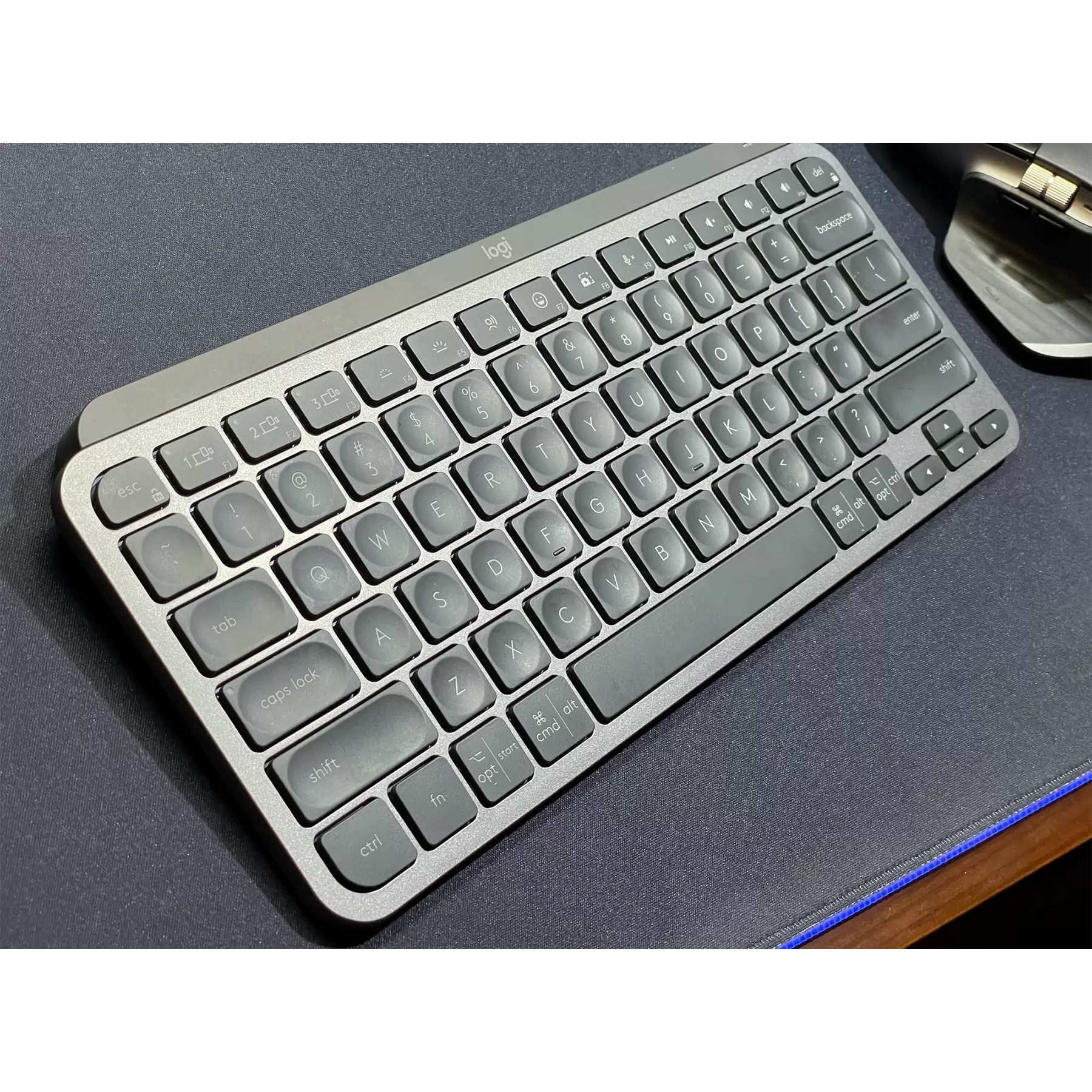 کیبورد لاجیتک مدل MX KEYS MINI