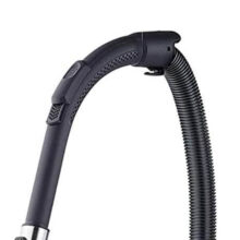 جاروبرقی 700 وات آ ا گ مدل  VX8-2-OKO