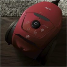 جاروبرقی آ ا گ مدل VX82-1-2CR