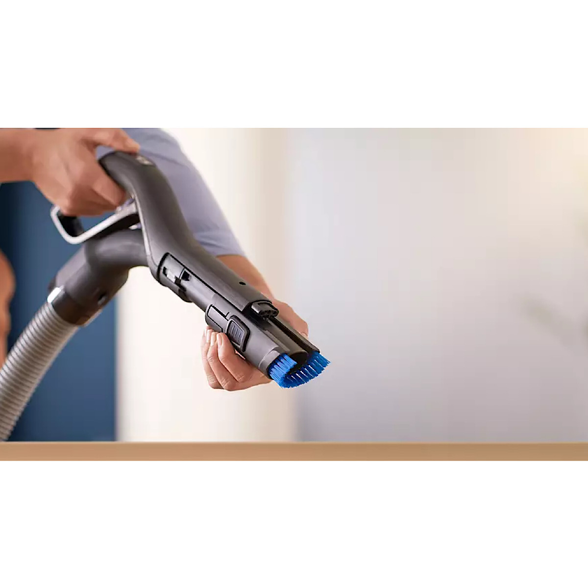 جاروبرقی مخزن‌دار 900 وات فیلیپس مدل XB9185/07