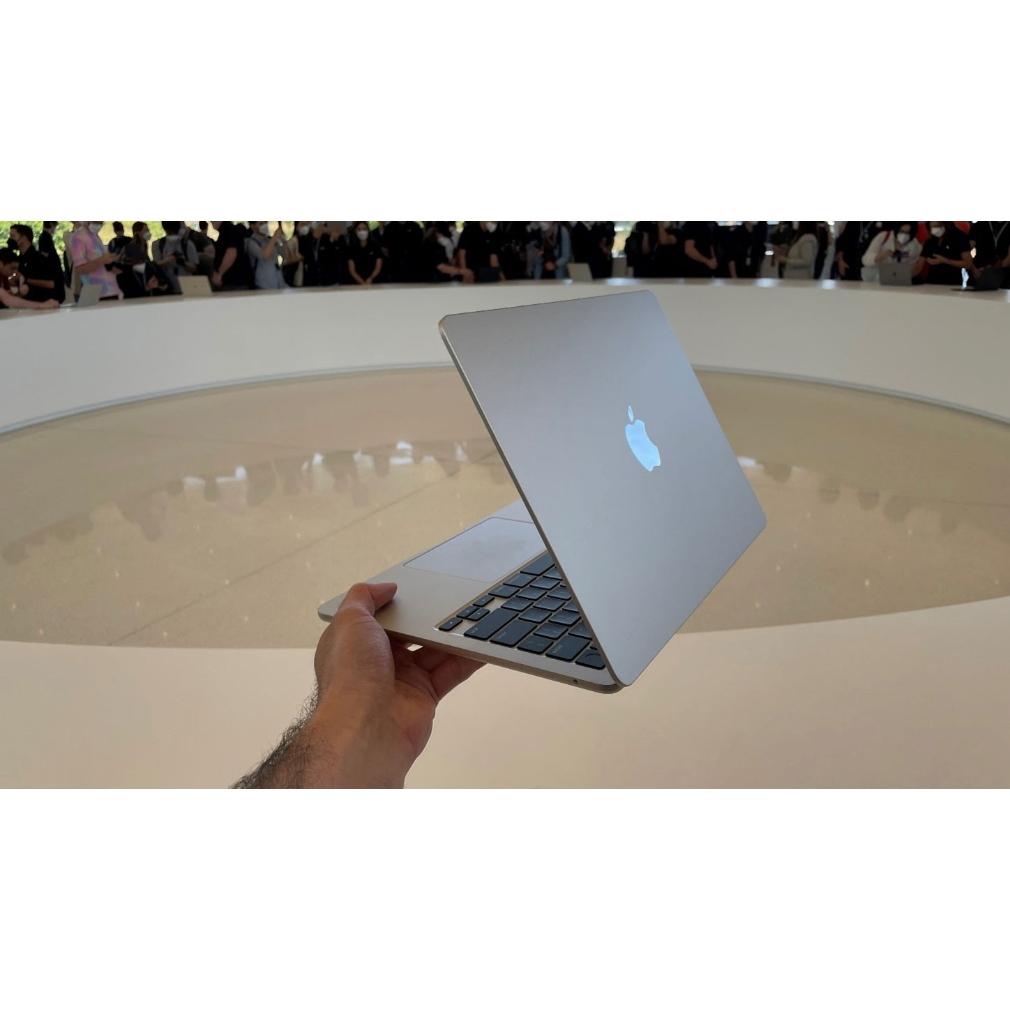 لپ تاپ 13.6 اینچی اپل مدل MacBook Air MLXW3 2022 LLA-M2-8GB Ram-256GB SSD