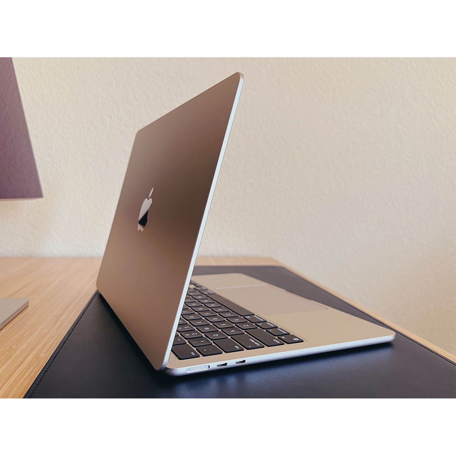 لپ تاپ 13.6 اینچی اپل مدل MacBook Air MC7W4 2022 LLA-M2-16GB RAM-256GB SSD