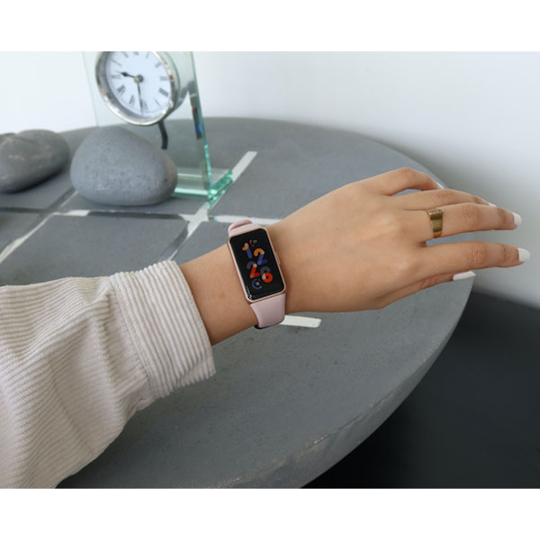 ساعت هوشمند هوآوی مدل Band 6بند سیلیکونی