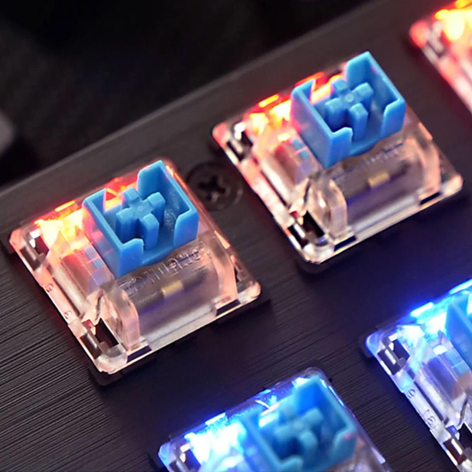 کیبورد گیمینگ ردراگون مدل K208، سوییچ مکانیکال آبی، Full-Size، نورپردازی RGB