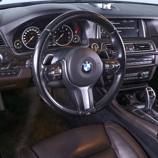 خودرو کارکرده بی ام دبلیو مدل 528i فول دنده اتوماتیک سال 2015