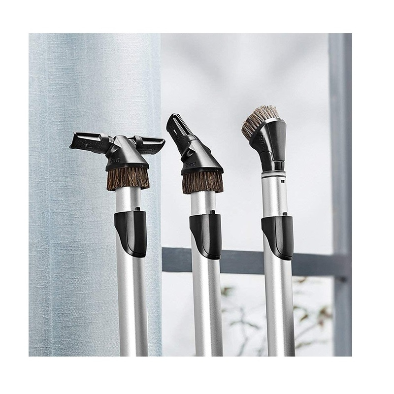 جاروبرقی 700 وات آ ا گ مدل  VX8-2-OKO