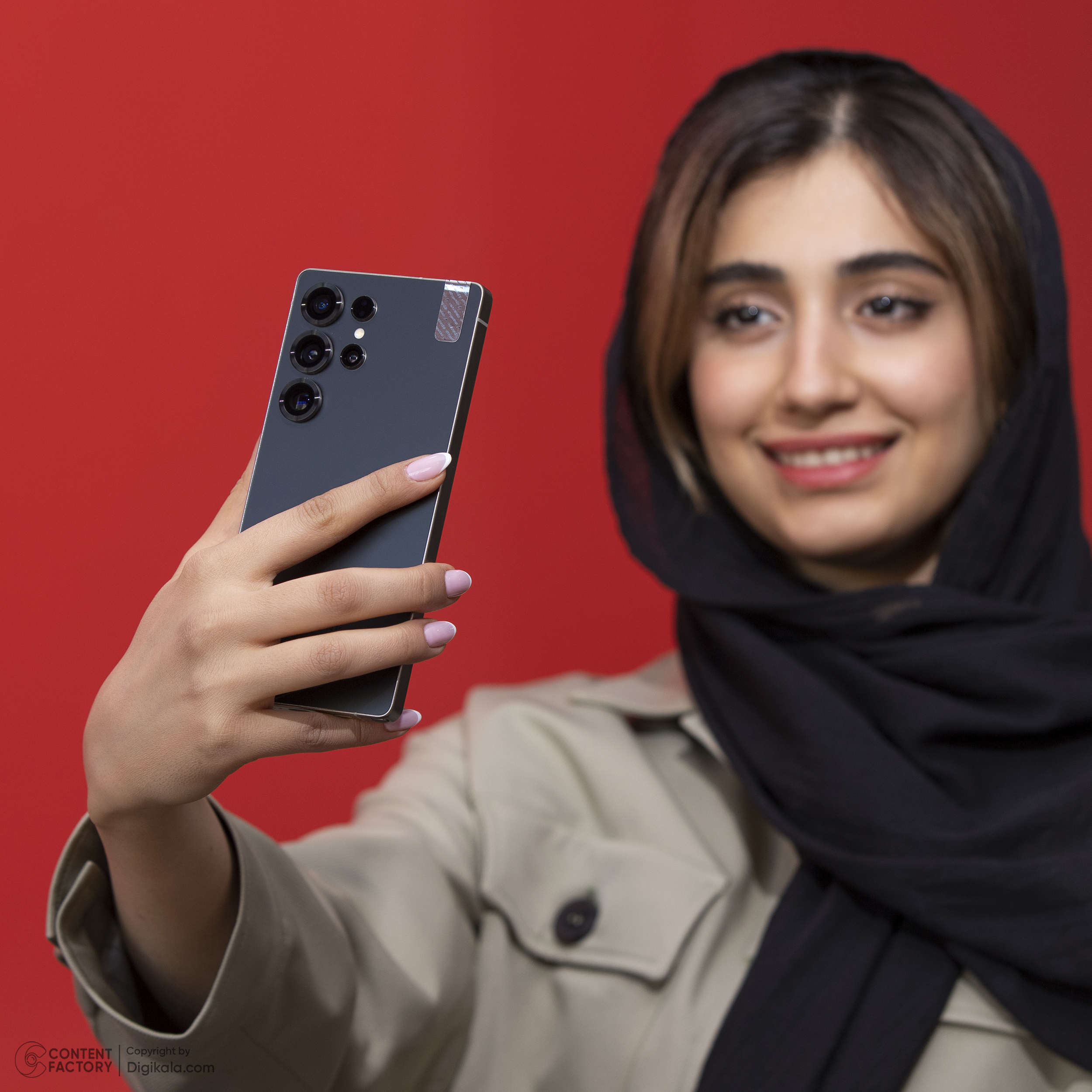 گوشی موبایل سامسونگ مدل Galaxy S25 Ultra دو سیم کارت ظرفیت 256 گیگابایت و رم 12 گیگابایت - پک ویتنام - به همراه شارژر 45 وات سامسونگ