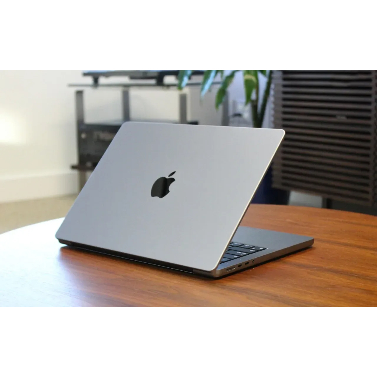 لپ تاپ 14.2 اینچی اپل مدل MacBook Pro MTL83 2023 HNA-M3-8GB RAM-1TB SSD