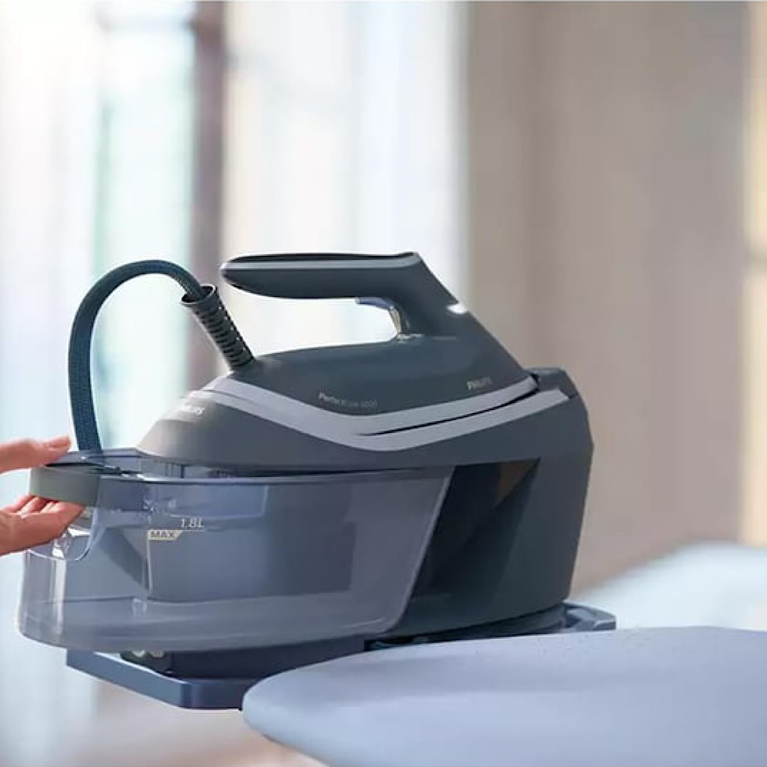 اتو مخزن دار فیلیپس مدل PSG6042